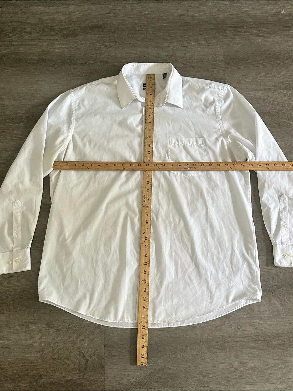 Van Heusen White Wrinkle Free Dress Shirt Regular Fit Pocket Size 17.5 34/35 - Picture 2 of 6